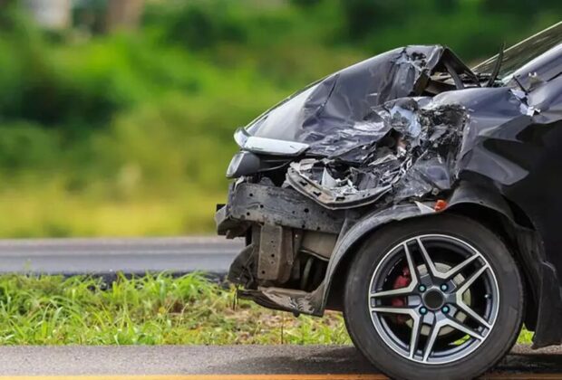 ببینید  لحظه پراسترس فرار یک زن از له شدن زیر چرخ‌های یک خودرو در پارکینگ!