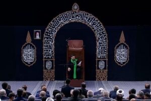 ببینید  لحظاتی از روضه حضرت علی‌اکبر(ع) در حسینیه امام خمینی(ره)