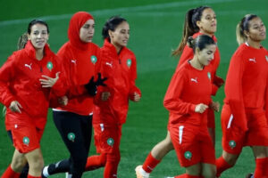 عکس  حرکت جالب بازی فیفا؛ حجاب دختر مراکشی در فوتبال زنان