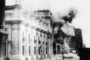 ببینید  توضیحات نماینده کنگرۀ آمریکا از نقش کشورش در کودتای ۱۹۷۳ شیلی