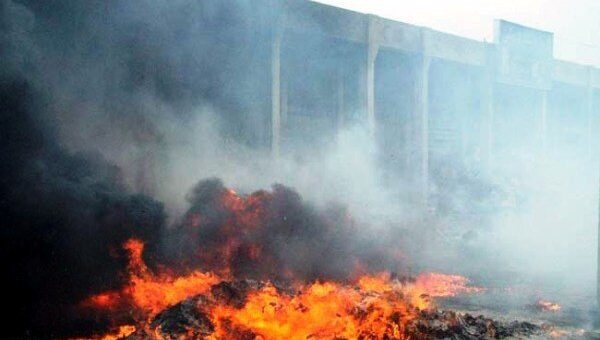 ببینید  اولین تصاویر از آتش‌سوزی انبار محصولات در میدان مهارت شیراز