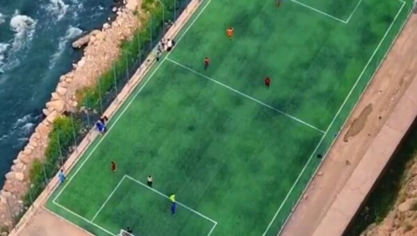 ببینید  یک شاهکار تماشایی؛ زیباترین زمین فوتبال در دل کوه به سبک اروپا