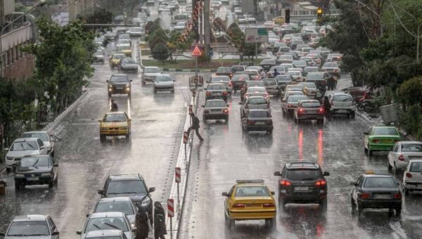 ببینید  تصاویری از بارش شدید باران در تهران