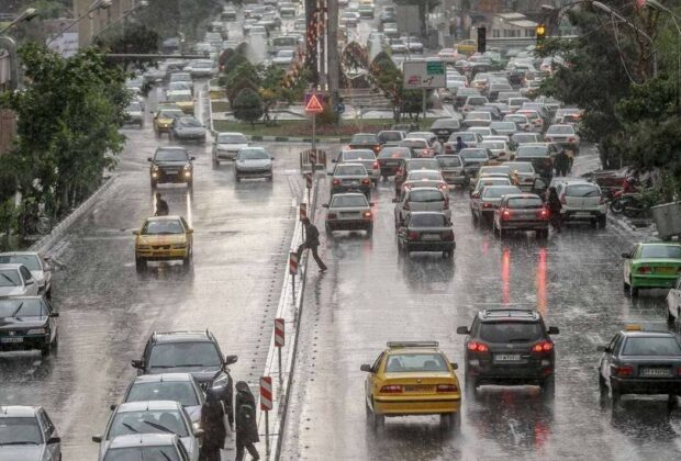 ببینید  تصاویری از بارش شدید باران در تهران
