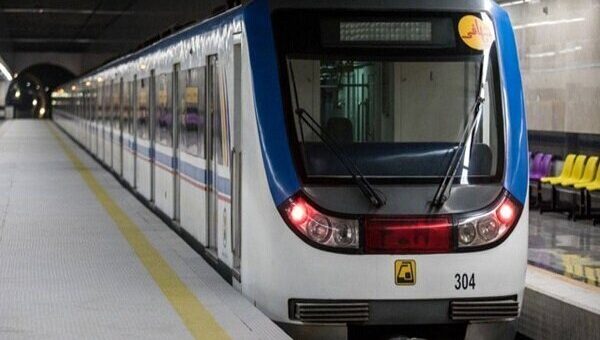 نقص فنی در متروی تهران/ اعزام اتوبوس‌های کمکی برای جابجایی مسافران