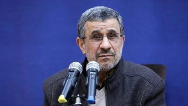 ببینید  اظهارات احمدی نژاد درباره کاندیداتوری در انتخابات در تجمع شبانه در میدان ۷۲ نارمک