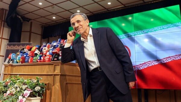 اولین تصاویر از احمدی‌نژاد بعد از کاندیداتوری