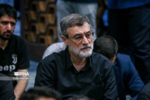 سناتور مدنظر قاضی‌زاده نگفت «رئیسی مرد مصممی بود» /او گفت دولت بایدن فروش نفت ایران را تسهیل کرد/باز هم ادعای خلاف واقعیت در برنامه زنده