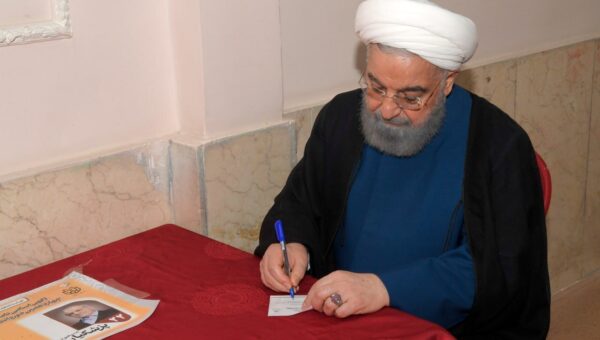ببینید  اولین تصاویر از حضور حسن روحانی در انتخابات