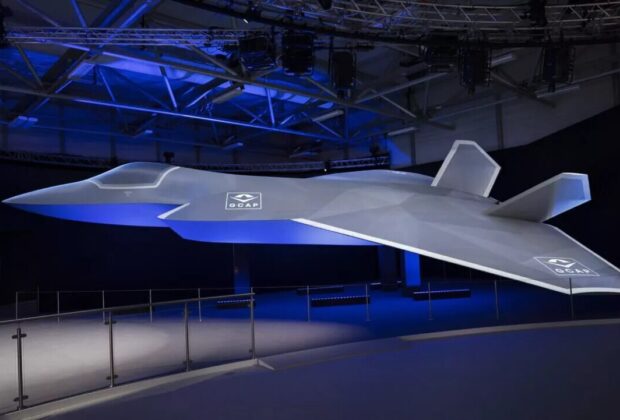 رونمایی از پیشرفته‌ترین و سازگارترین جنگنده جهان / عکس