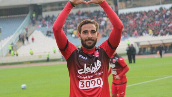 عکس شادی افقی و عجیب ستاره پرسپولیس!