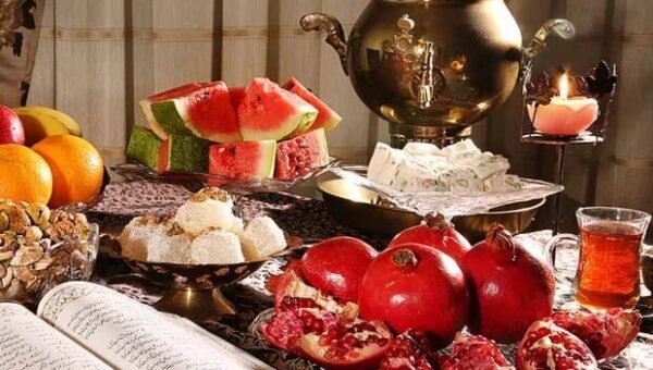 بشنوید یلداخوانی شجریان، رفیعی و معتمدی/ اساس شب یلدا قصه گویی است