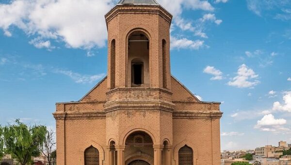 تصویری از کلیسای قدیمی  و زیبایی در همدان که به عنوان آثار ملی ایران ثبت شد