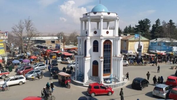 مقام افغانستانی از رهبر طالبان خواست ممنوعیت تحصیل زنان را لغو کند