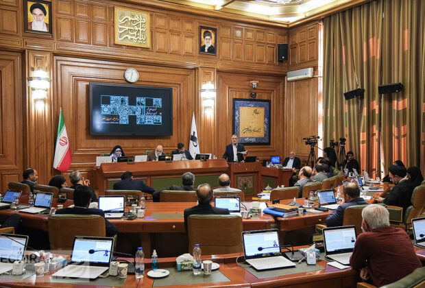 ببینید  درخواست کاشانی برای اسکان بی‌خانمان‌ها در مساجد تهران