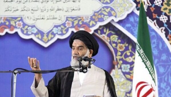 امام جمعه اهواز: مسئولان زمینه‌های تحقق شعار سال را فراهم کنند/ امام جمعه بندرعباس: همدلی و همبستگی مردم، توطئه‌های دشمنان‌ را بی‌اثر کرد