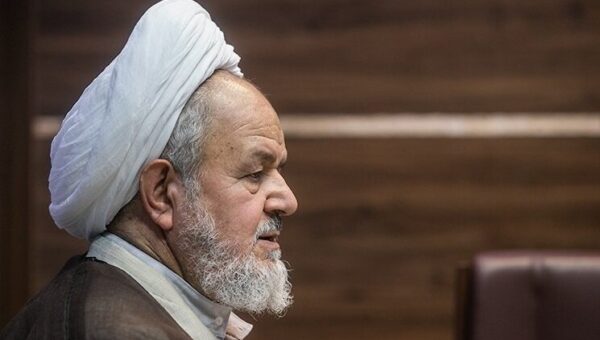 رئیس دفتر عقیدتی دفتر رهبر انقلاب: یکی از تدابیر هوشمندانه رهبری تبدیل تهدیدات به فرصت است/ امروز حرکت انقلاب در شرایط حساسی قرار دارد