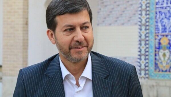واکنش استاندار اصفهان به ارسال پیامک حجاب/ یقیناً ارسال کنندگان پیامک‌های حجاب ضوابط قانونی داشته‌اند که انجام می‌دهند