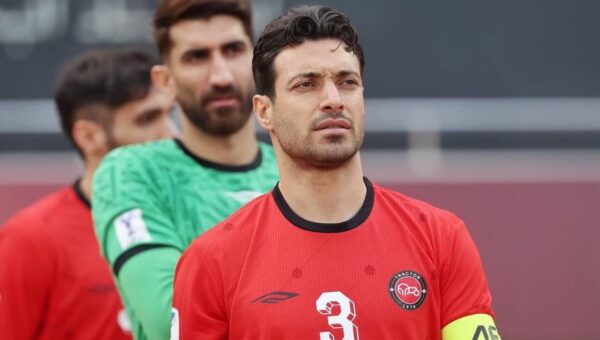 کنایه سنگین شجاع خلیل‌زاده به پرسپولیسی‌ها در برنامه میثاقی/یک «قهرمانی پاک» را به تراکتور هدیه دادیم
