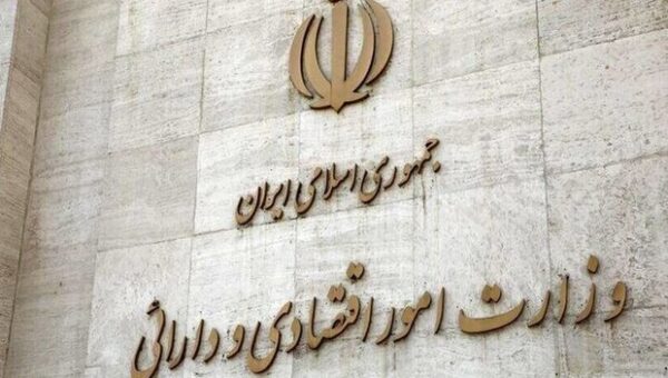 انتقاد روزنامه نزدیک به قالیباف از تاخیر در معرفی وزیر اقتصاد /  دولت  با این‌کار،پیام خوبی به مجلس ،افکار عمومی و نهادهای اقتصادی نمی‌دهد