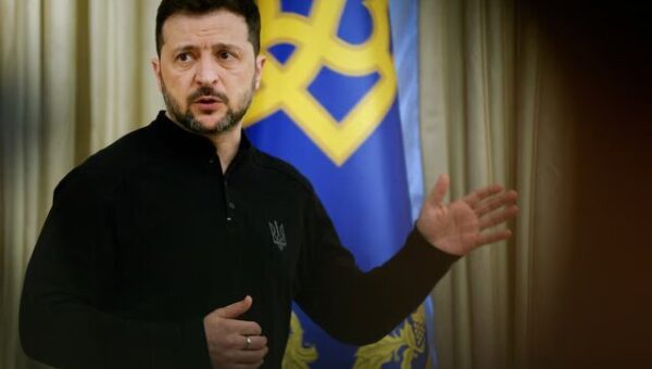 زلنسکی: اوکراین توسعه برنامه موشکی بالستیک خود را تسریع می‌بخشد