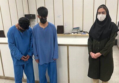 ببینید  لحظه رویارویی دختر دانشجو با سارقینی که هفته گذشته گوشی تلفن همراهش را به سرقت بردند!