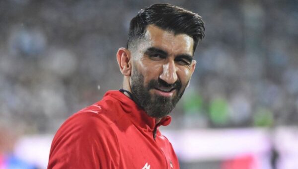 ببینید  فحاشی هواداران تراکتور به پرسپولیس با رهبری بیرانوند؟