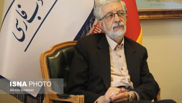 مصوبات فرهنگستانِ زبان را اجباری نمی‌کنیم