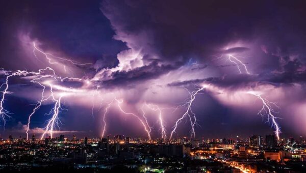 چرا توفان‌های تندر مرگبار در تهران و بقیه نقاط بیشتر شده است؟