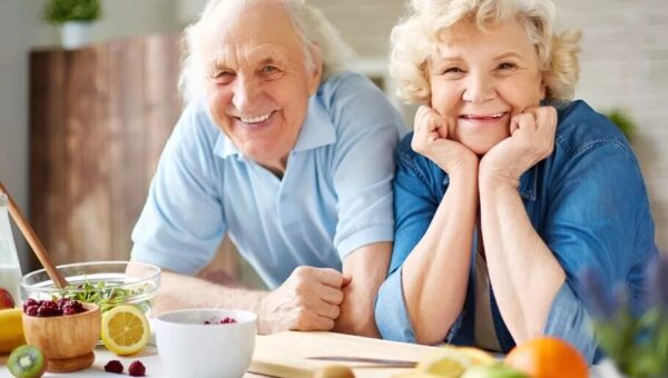 اگر می‌خواهید پیری سالمی داشته باشید، این غذاها را مصرف کنید