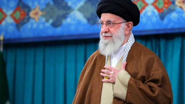 ببینید  واکنش رهبر انقلاب به جملات اخیر ترامپ علیه ایران در سفر به عربستان