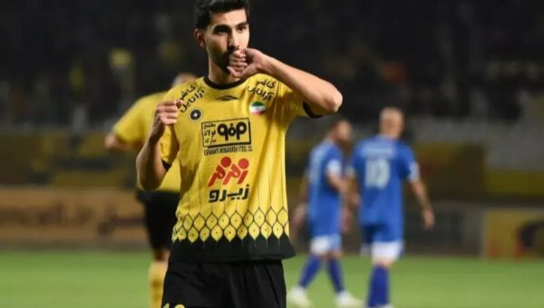 ستاره سپاهان با پرسپولیس تمام کرد!