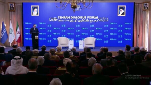 پوشش مجمع گفتگوی تهران/ عراقچی: خواهان توافقی عادلانه و متوازن هستیم/ بارزانی: اقلیم کردستان عراق هرگز تهدیدی علیه ایران نخواهد بود