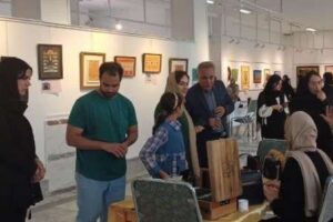 نمایشگاه ملی دست‌سازه‌های چرم با الهام از بناهای تاریخی در سمنان گشایش یافت