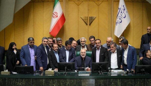 جای خالی فراکسیون مستقلین در هیأت رئیسه مجلس/ پای امتیاز ویژه ای در میان است؟