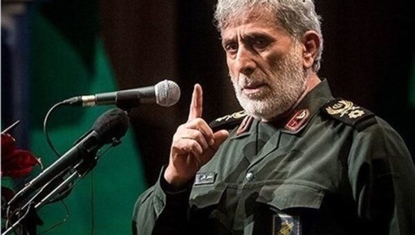 عکس/ سردار قاآنی در جوانی و در جلسه فرماندهان در جبهه؛ دهه ۶۰