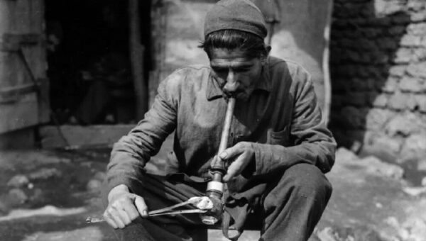 ۶۱ سال پیش تهران چند معتاد داشت؟/ مصرف سرسام‌آور هروئین در یک شبانه‌روز پایتخت!