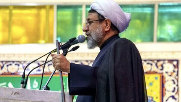 توصیه امام جمعه کرمان به هوشیاری مردم در مقابل جنگ ادراکی دشمن