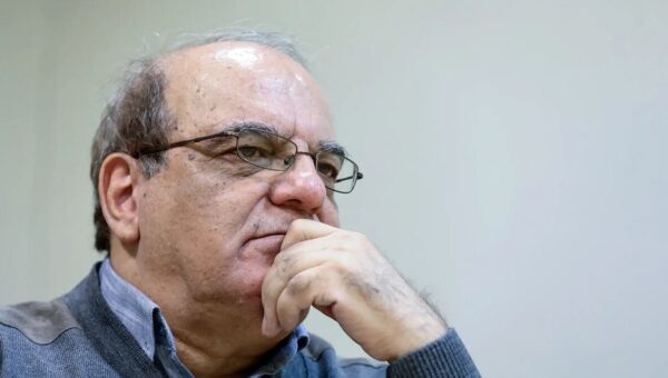 عباس عبدی: در جنگ ۱۲روزه پیروز نشدیم اما شکست هم نخوردیم / مشکل آن است که تندروها از طرف بخشی از حاکمیت حمایت می‌شوند