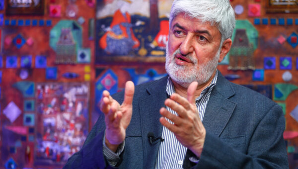 ببینید  مطهری: ادامه ایستادگی ایران می‌تواند بلوک‌بندی جهان را تغییر دهد