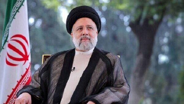 ببینید  روضه خوانی روضه حضرت عباس (ع) توسط شهید رئیسی در جلسه هیئت دولت