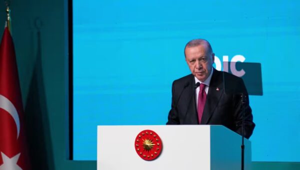 اردوغان: هدف اسرائیل از حمله به ایران، لبنان و سوریه، به‌زانو درآوردن فلسطین است