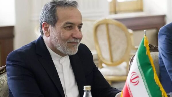عراقچی: جنگ اسرائیل علیه ایران دیپلماسی را نابود کرد؛ آمریکا می‌تواند آن را احیا کند