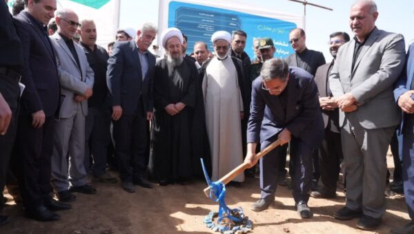واحد فرآوری سیلیس در شهرستان شاهین‌دژ با سرمایه‌گذاری ۶۶۰ میلیارد تومانی کلنگ‌زنی شد