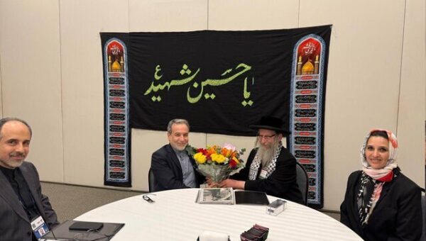 دیدار خاخام یهودی با عراقچی/عکس