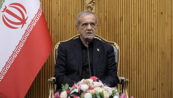 تصاویری از بازدید پزشکیان از بندر تجاری آستارا