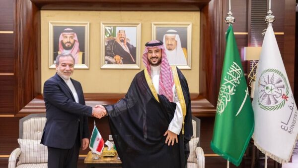 توئیت وزیردفاع عربستان درباره دیدار با عراقچی