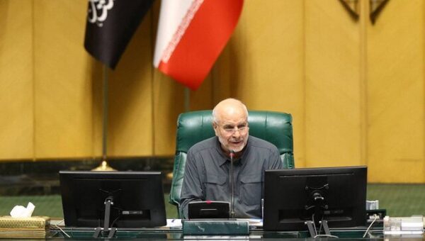 ببینید  امیدواری قالیباف به همراهی دولت برای حل مشکل مردم  در حوزۀ کالاهای اساسی و امنیت غذایی