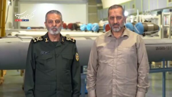بازدید رئیس ستاد کل نیروهای مسلح از یک ستاد فرماندهی / شمشیر بُرّان نیروی هوافضای سپاه، گردن دشمن را زد