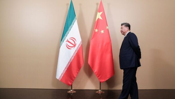 آیا چین سیاست عدم مداخله را برای ایران کنار خواهد گذاشت؟/شی اگر رهبری جهان را می‌خواهد باید از ایران حمایت نظامی کند،نه اینکه به سند راهبردی اشاره کند
